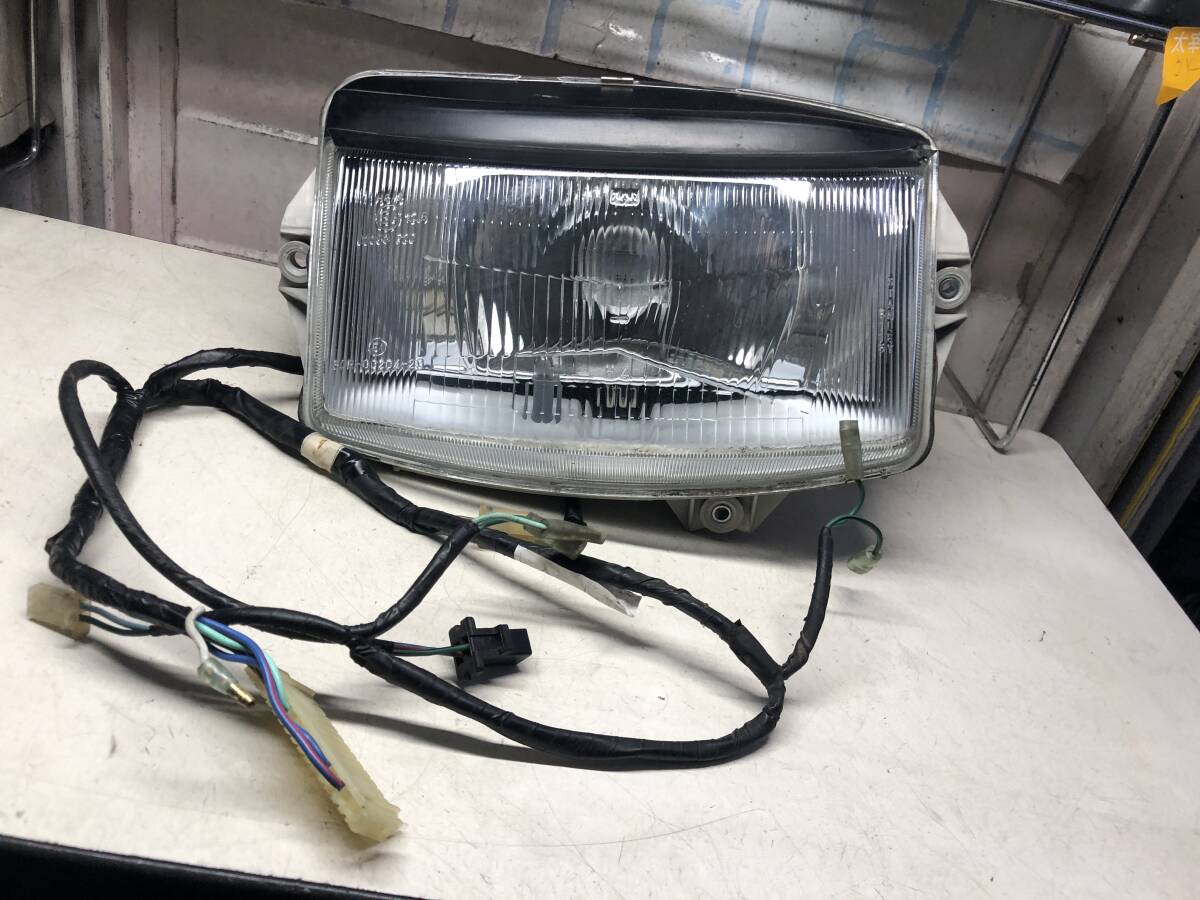 FF) CN250(欧州フュージョン )( HELIX) 純正ポジション付きヘッドライト、サブハーネス付き、 希少_画像1