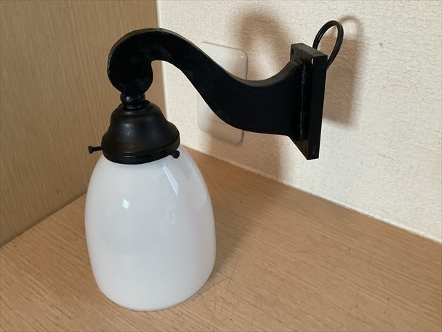 即決【昭和レトロ百貨店】乳白ガラス電笠付きブラケット照明 壁灯 リフォーム 古民家 カフェ シェード_画像2