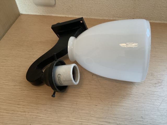 即決【昭和レトロ百貨店】乳白ガラス電笠付きブラケット照明 壁灯 リフォーム 古民家 カフェ シェード_画像5