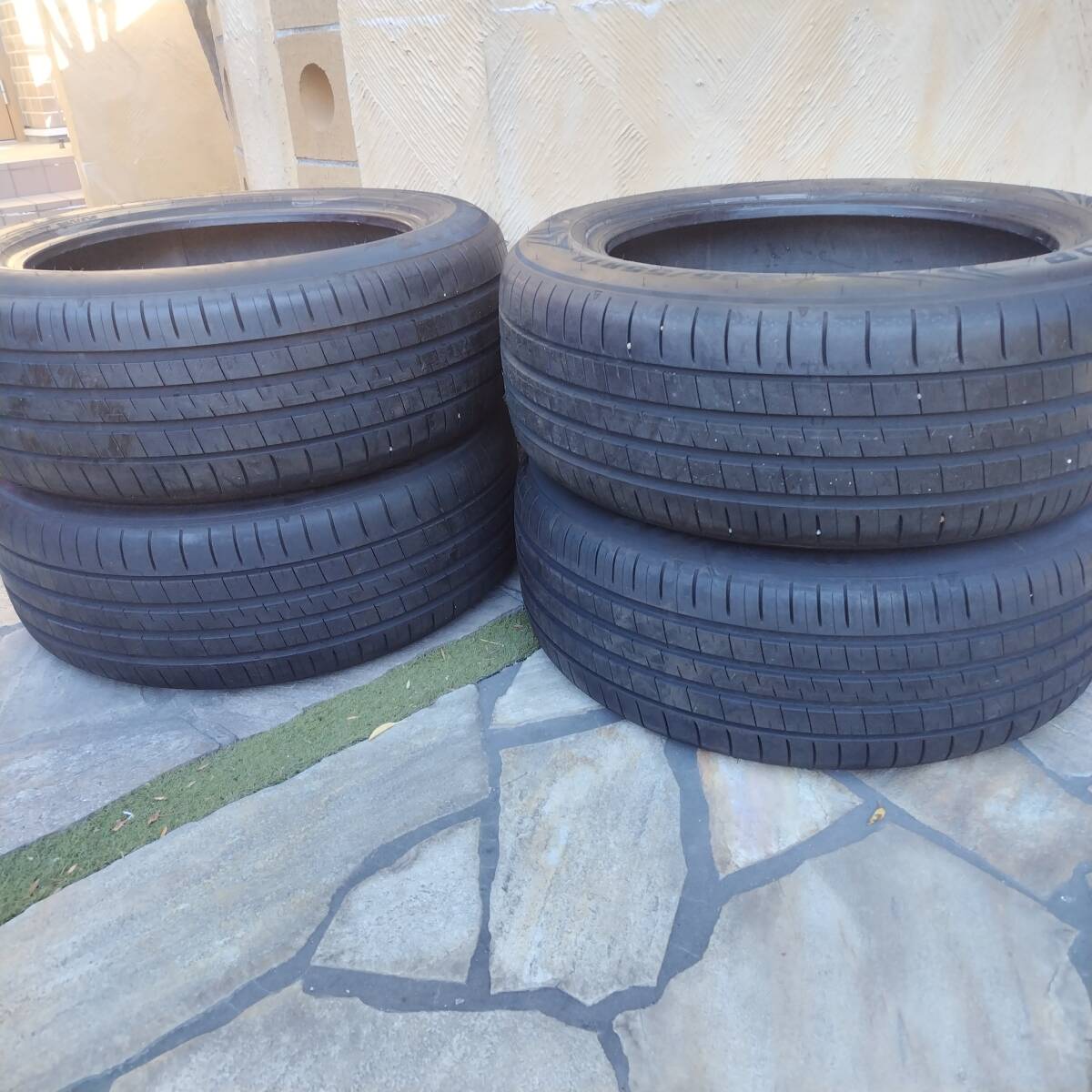 ２３５／５５Ｒ１９新品に近いです！２０２４年！ダンロップ４本セット！_画像1