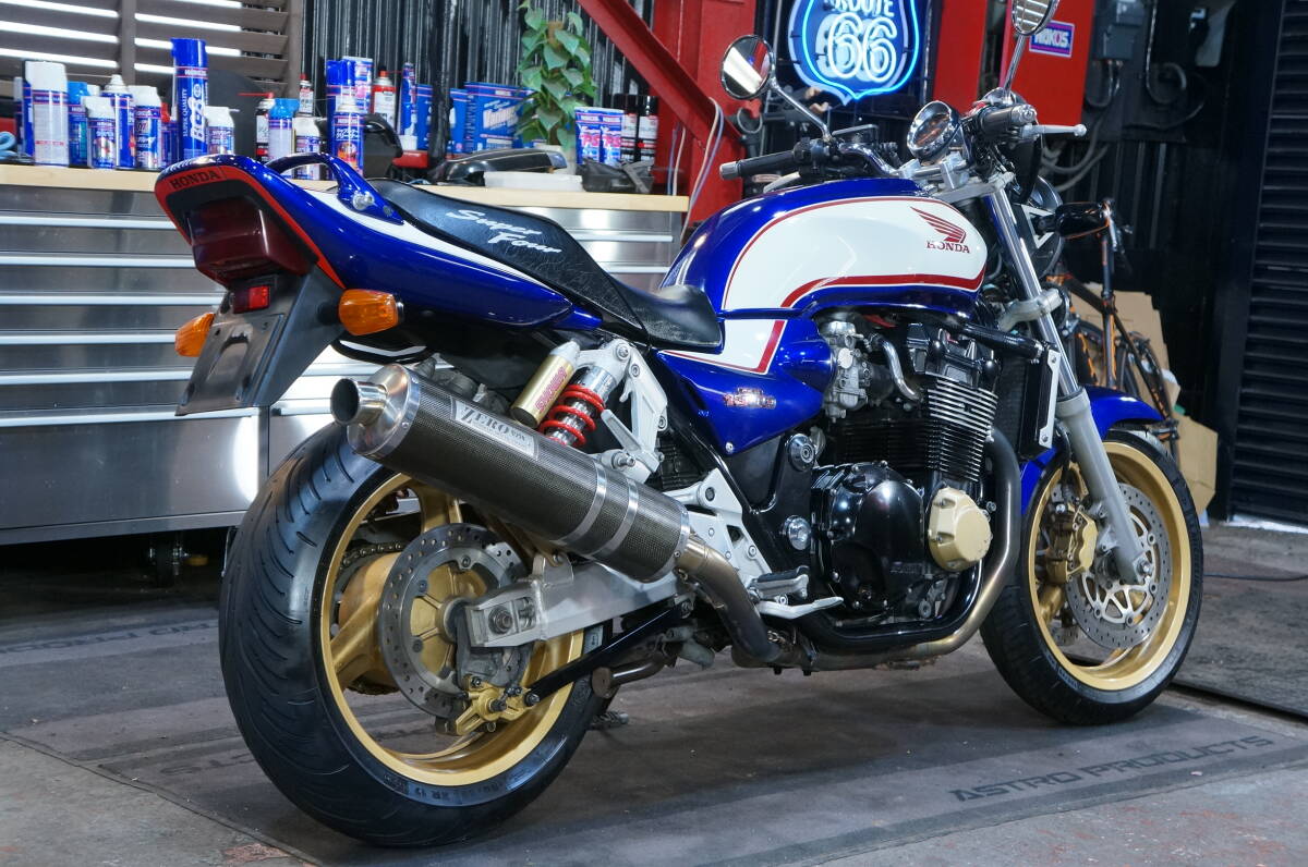 ◆◇配送のみ!! 車検R8年10月!! 限定、SPECIAL SC40 10th記念特別仕様 CB 1300SF　ゼファー XJR CB1100 等!! 現状コーナー 埼玉～全国配送_画像4