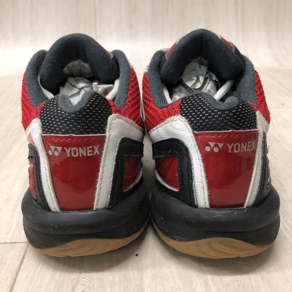 M333 FK-251029-668 YONEX ヨネックス ERGOSHAPE バドミントンシューズ 室内シューズ ホワイト系 レッド レディース 24.5cm_画像4