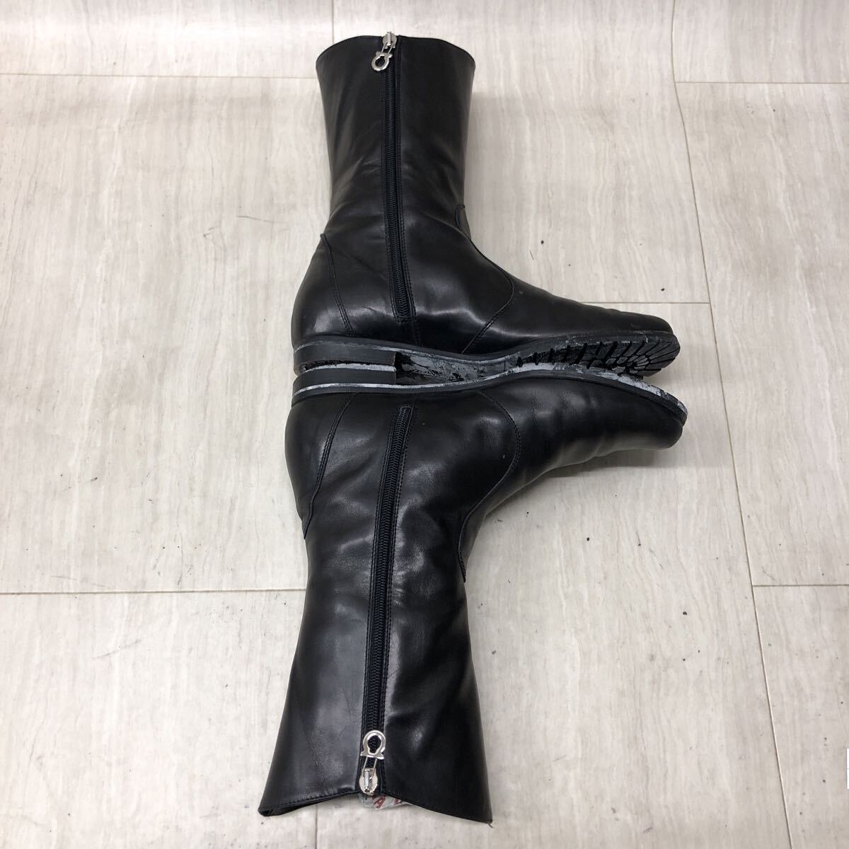 M318 FN-250725-24 Salvatore Ferragamo Salvatore Ferragamo кожа ботинки боковой Zip черный женский 9C