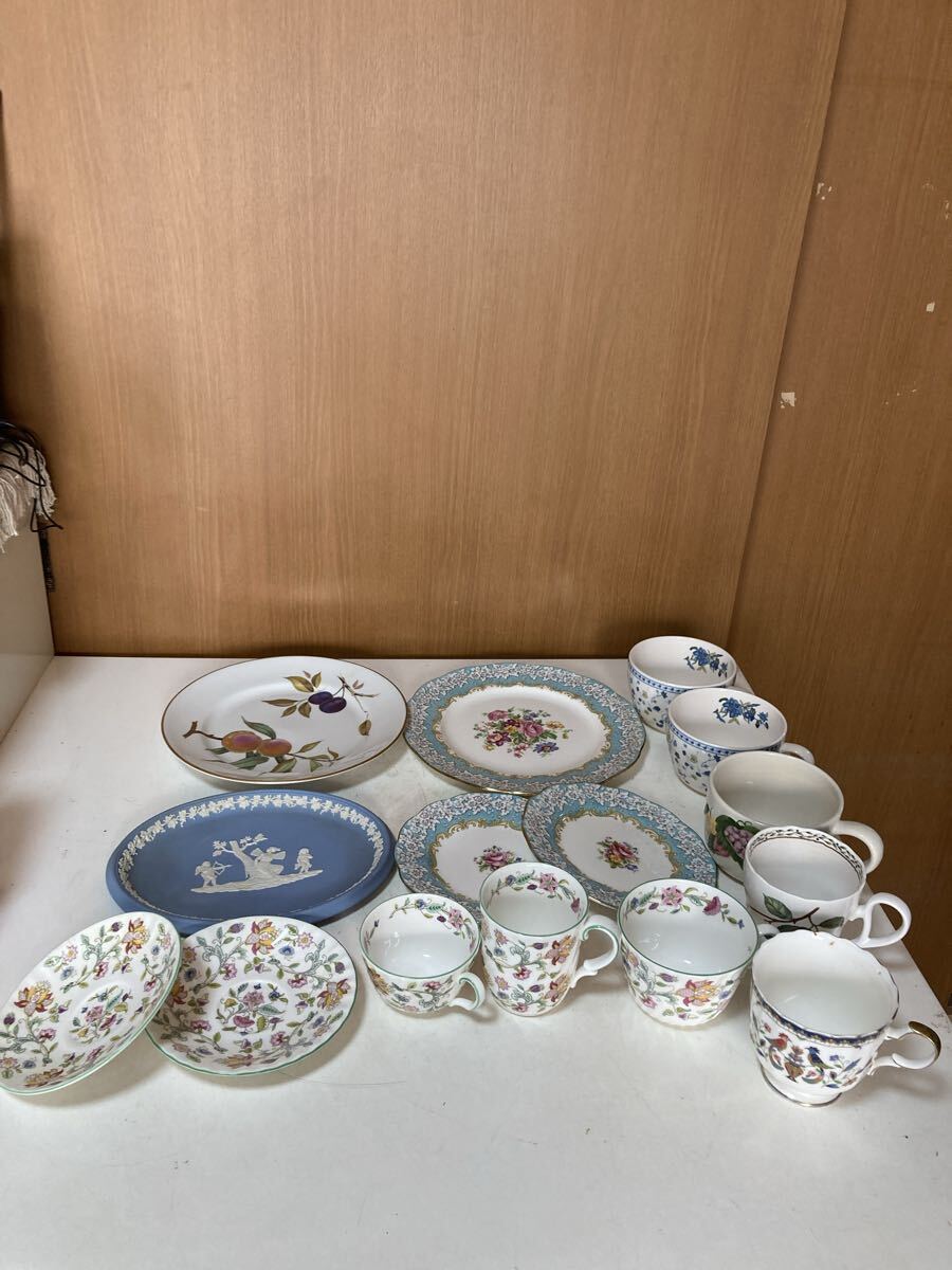 洋食器 ウェッジウッド ROYAL 食器 プレート カップ ソーサー お皿 まとめて　コレクション　保管品　_画像1