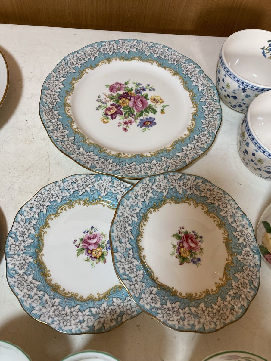 洋食器 ウェッジウッド ROYAL 食器 プレート カップ ソーサー お皿 まとめて　コレクション　保管品　_画像3