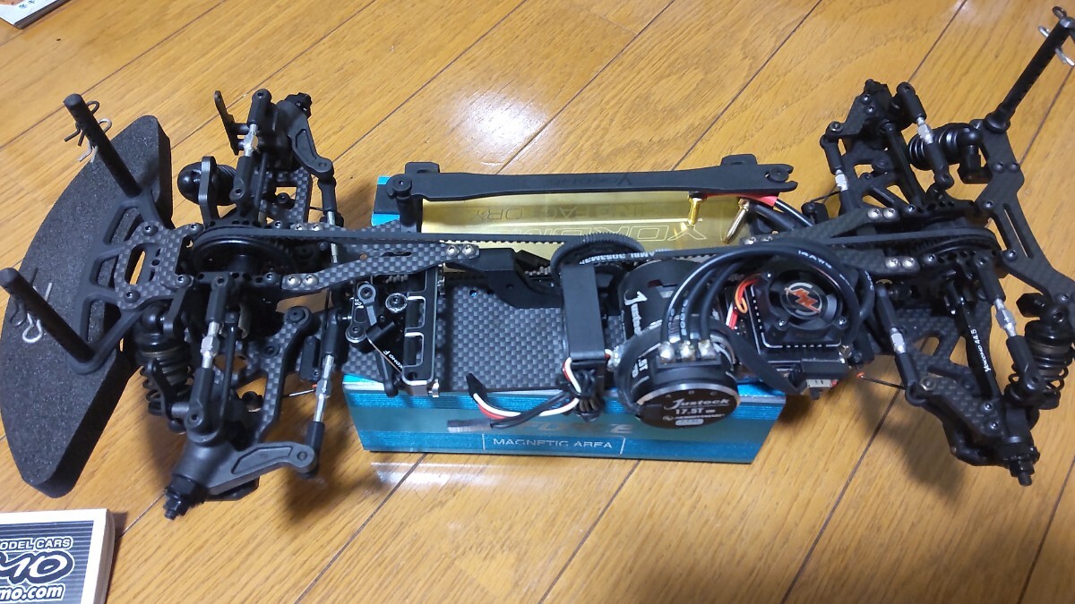 ヨコモ　BD12 SUPER GT仕様　オプション少し、予備パーツ・カーボンシャーシ付_画像2