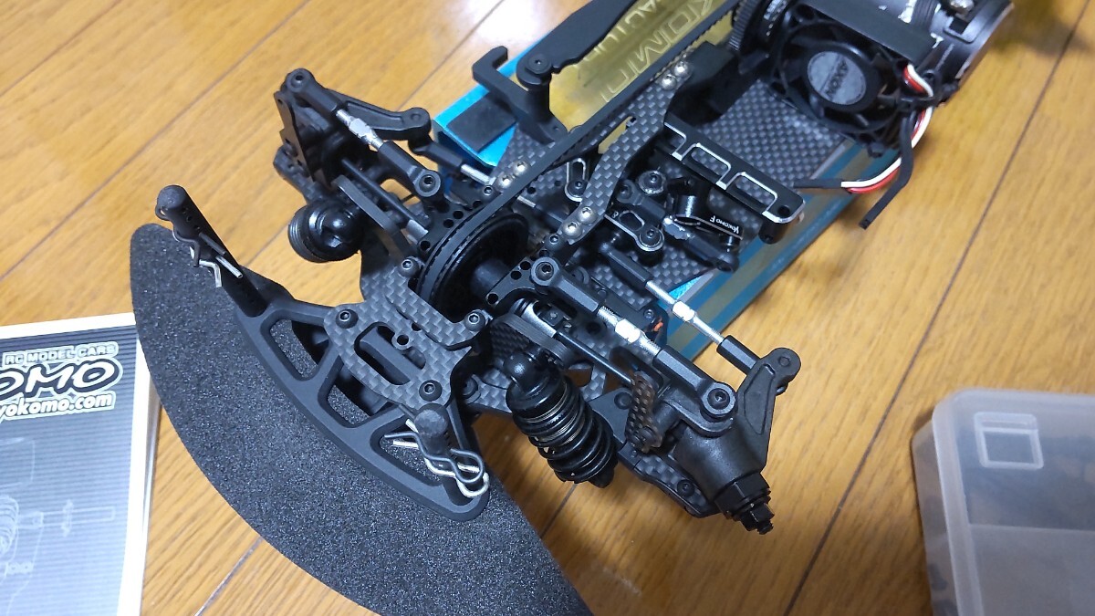 ヨコモ　BD12 SUPER GT仕様　オプション少し、予備パーツ・カーボンシャーシ付_画像3