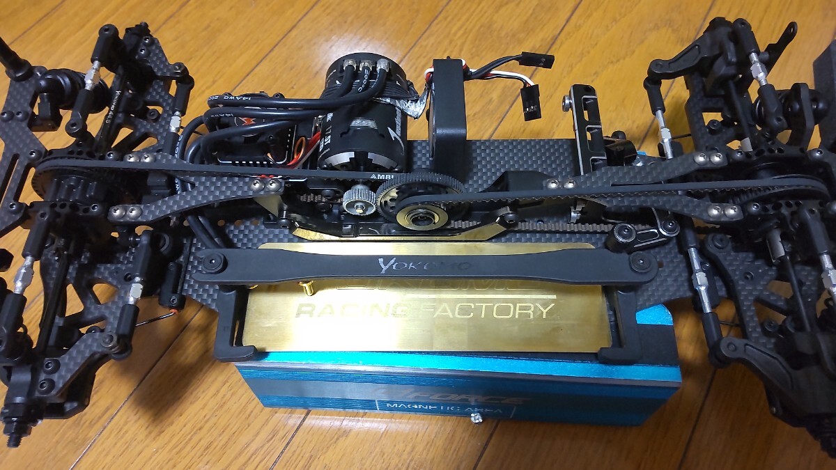 ヨコモ　BD12 SUPER GT仕様　オプション少し、予備パーツ・カーボンシャーシ付_画像5