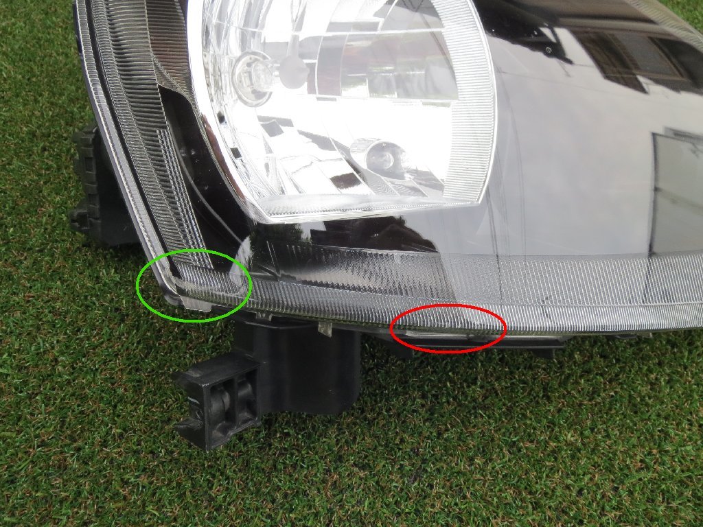 HE139 ミライース LA300S 後期 純正 右 ヘッドライト KOITO 100-51090 下部に極小キズあり 81110-B2721_画像4