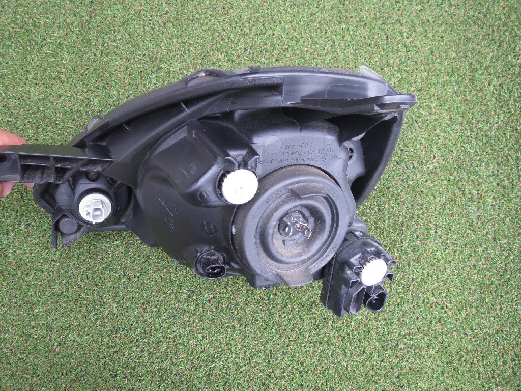 HE139 ミライース LA300S 後期 純正 右 ヘッドライト KOITO 100-51090 下部に極小キズあり 81110-B2721_画像10