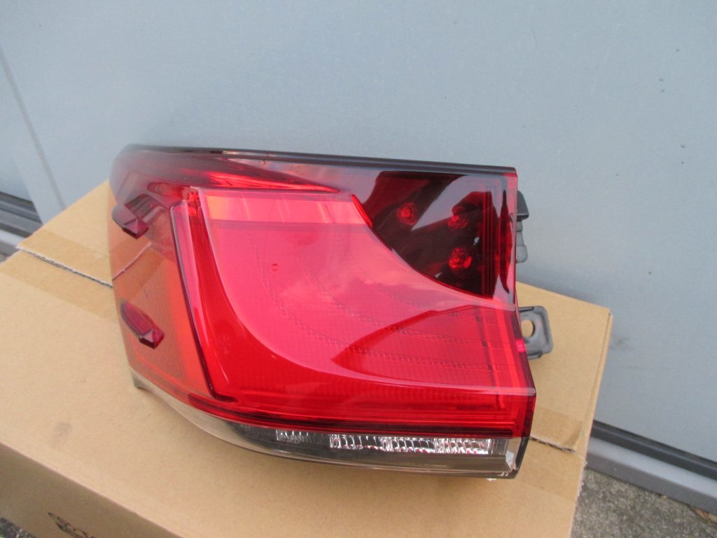 4477 LEXUS レクサス CT 後期 純正 左 テールランプ KOITO 76-31 ヒビあり 要画像確認! 81561-76261_画像5