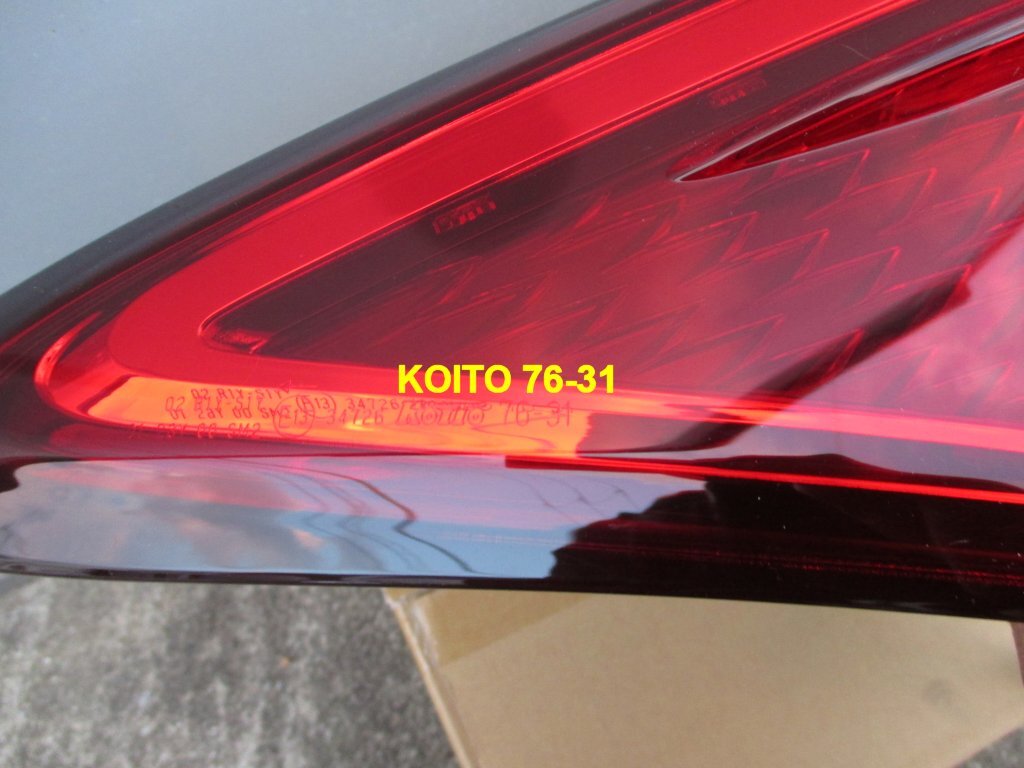 4477 LEXUS レクサス CT 後期 純正 左 テールランプ KOITO 76-31 ヒビあり 要画像確認! 81561-76261_画像6