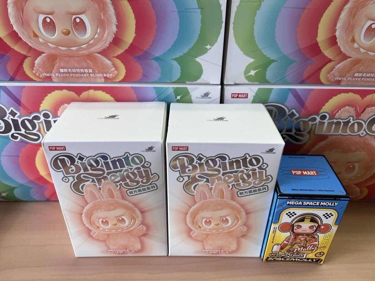 【正規品・新品未開封】Labubu Big into Energy 2ピース ＆Pop Mart Mega Space Molly シリーズ4 1ピース　合計3ピース_画像3