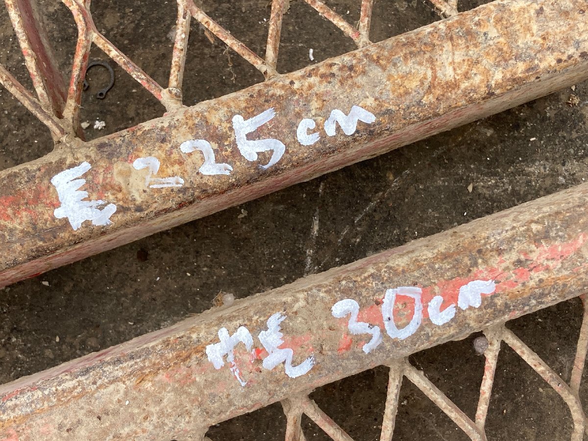 【滋賀発】鉄ブリッジ　2つ折り　1箇所　穴空きあり　基本引き取り　発送の方は要相談_画像2