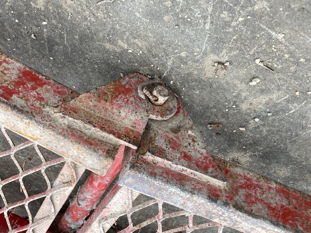 【滋賀発】鉄ブリッジ　2つ折り　1箇所　穴空きあり　基本引き取り　発送の方は要相談_画像3