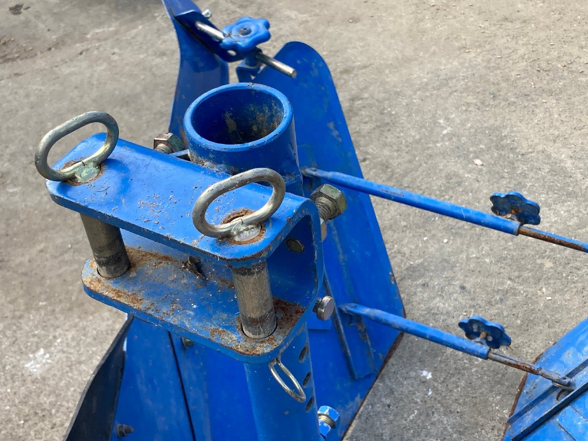 【滋賀発】 トラクター　ヰセキカラー　培土機　畝立て　培土器　金具付き　アタッチメント　_画像2