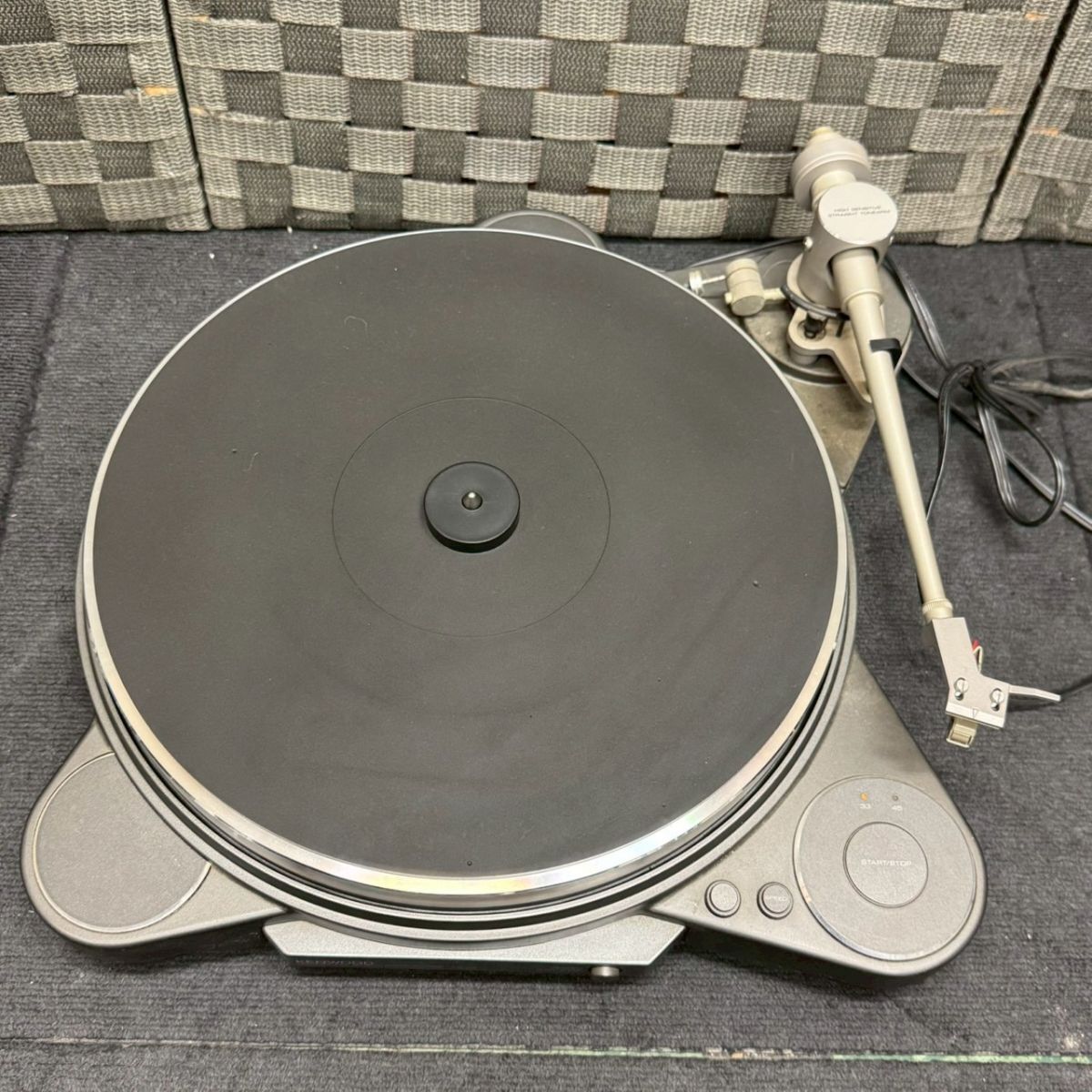 K909-C4-4262 KENWOOD ケンウッド KP-07 ダイレクトドライブ ターンテーブル レコードプレーヤー オーディオ機器 通電・回転OK OA_画像2