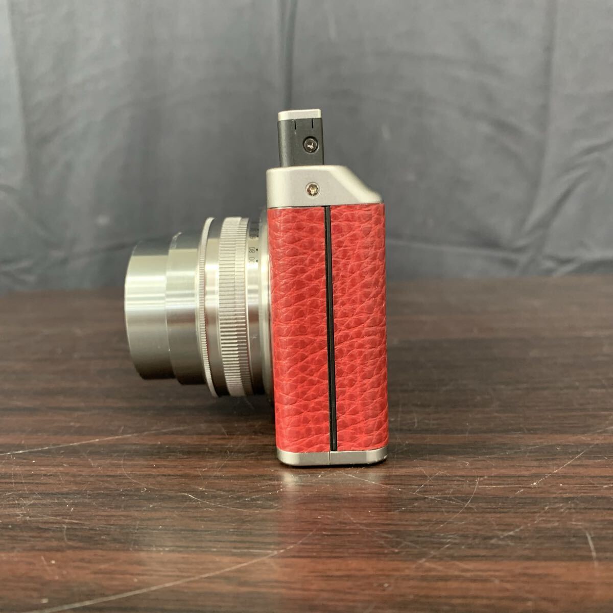 ●【売り切り】FUJIFILM 富士フィルム コンパクトデジタルカメラ XF1 レッド 4.0× f=6.4-25.6mm 1:1.8-4.9 動作確認済み_画像3