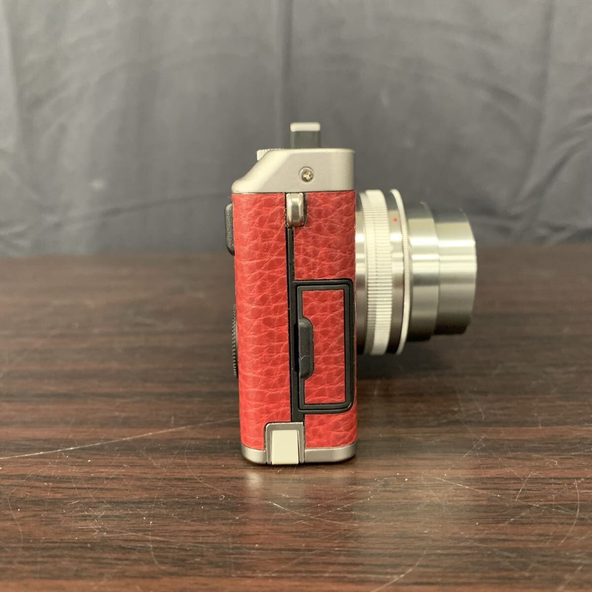 ●【売り切り】FUJIFILM 富士フィルム コンパクトデジタルカメラ XF1 レッド 4.0× f=6.4-25.6mm 1:1.8-4.9 動作確認済み_画像5
