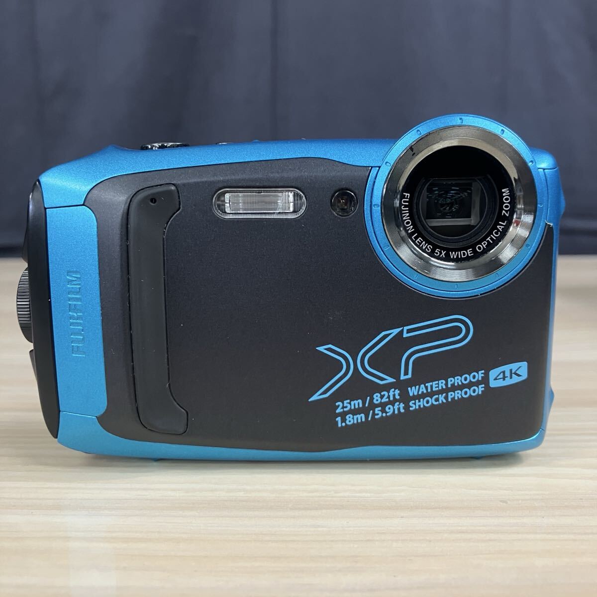 □【売り切り】FUJIFILM 富士フィルム FinePix ファインピクス XP140 コンパクトデジタルカメラ 5×WIDE 耐衝撃 防水 4K 動作確認済み_画像2