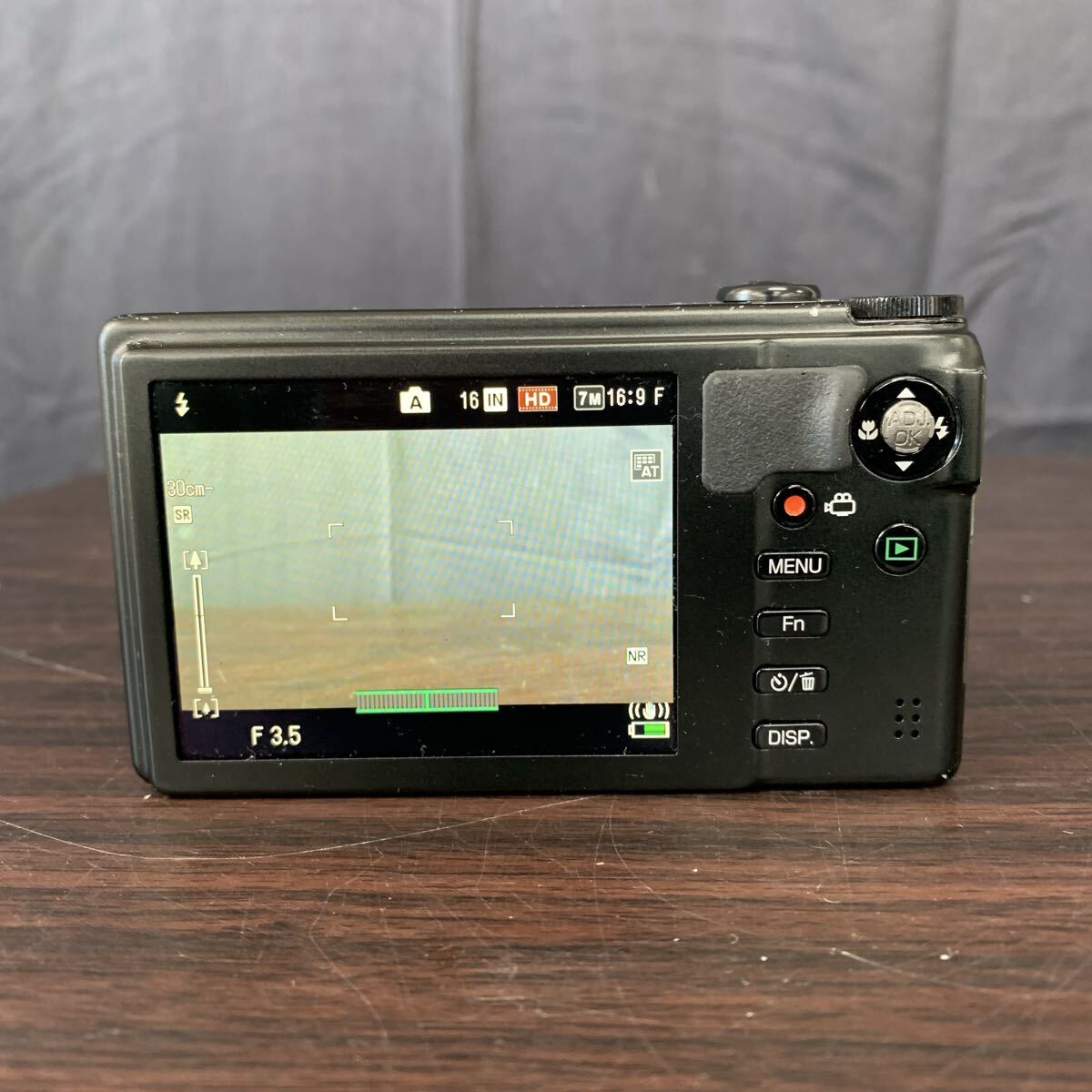 ●【売り切り】RICOH リコー コンパクトデジタルカメラ CX6 ブラック10.7× f=4.9-52.5mm 1:3.5-5.6 バッテリー３点付属 動作確認済み_画像4