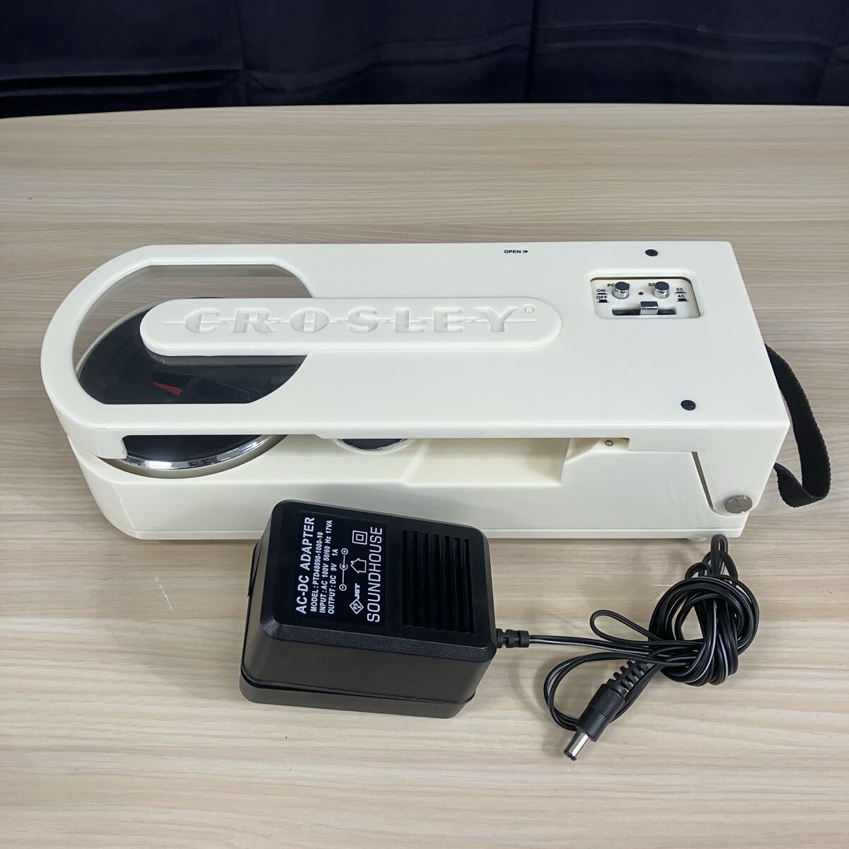 ●【売り切り】CROSLEY クロスレイ ポータブルレコードプレーヤー CR6002A オーディオ機器 音出し確認済み_画像1