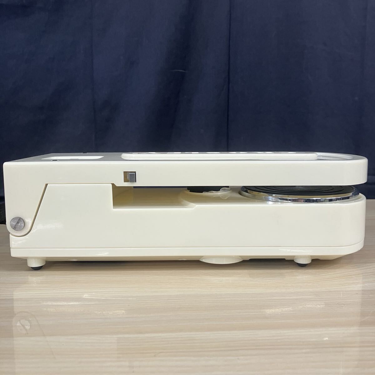 ●【売り切り】CROSLEY クロスレイ ポータブルレコードプレーヤー CR6002A オーディオ機器 音出し確認済み_画像4