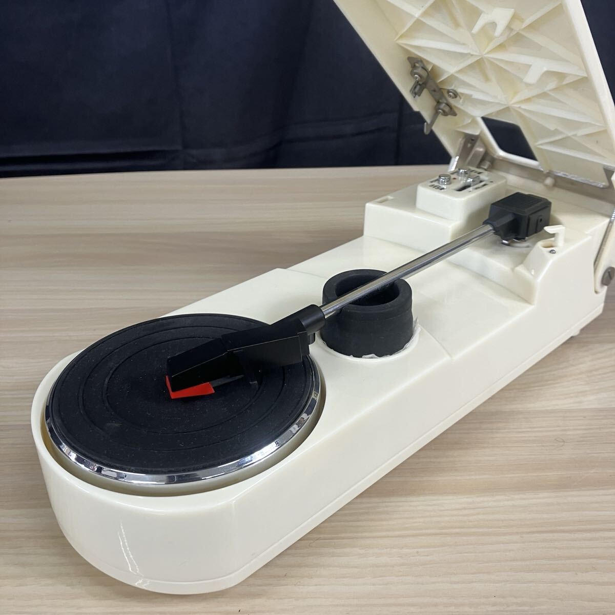 ●【売り切り】CROSLEY クロスレイ ポータブルレコードプレーヤー CR6002A オーディオ機器 音出し確認済み_画像7