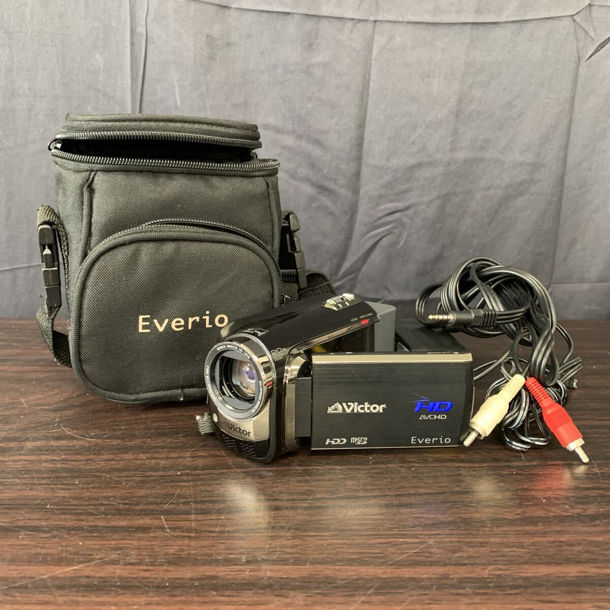 Everio GZ-HD320-B （クリアブラック）