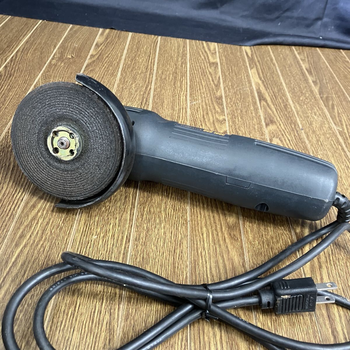 □【売り切り】TOSHIBA 東芝 電動工具2点まとめ 電気かんな82mm SMP-82A1 ディスクグラインダー 100mm DGD-100C 動作確認済み 現場用品 DIY_画像7