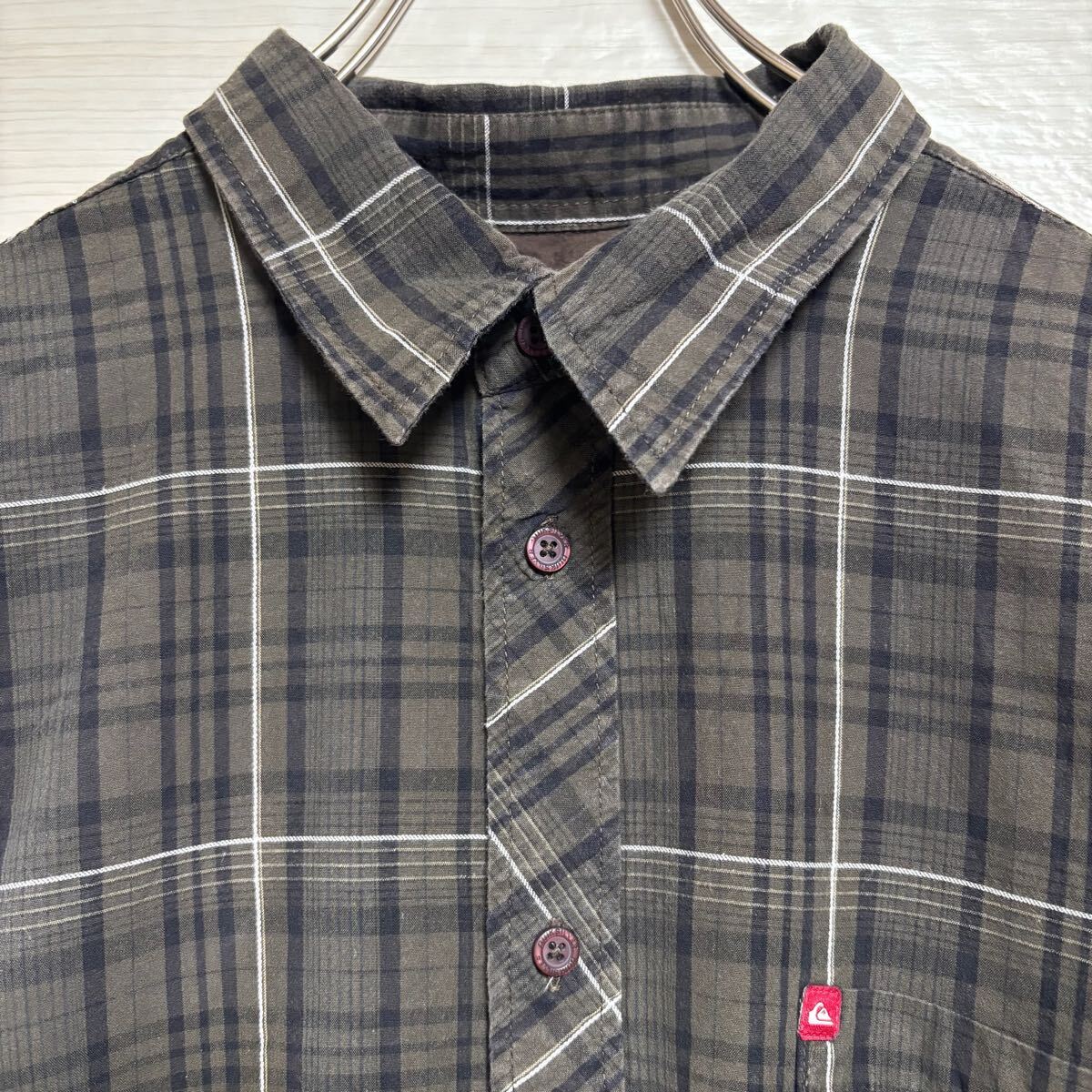 Quick silver クイックシルバー 長袖シャツ レギュラーカラー チェックシャツ ロゴ刺繍 サイズXL ブラウン 茶色 メンズ トップス（42）_画像3