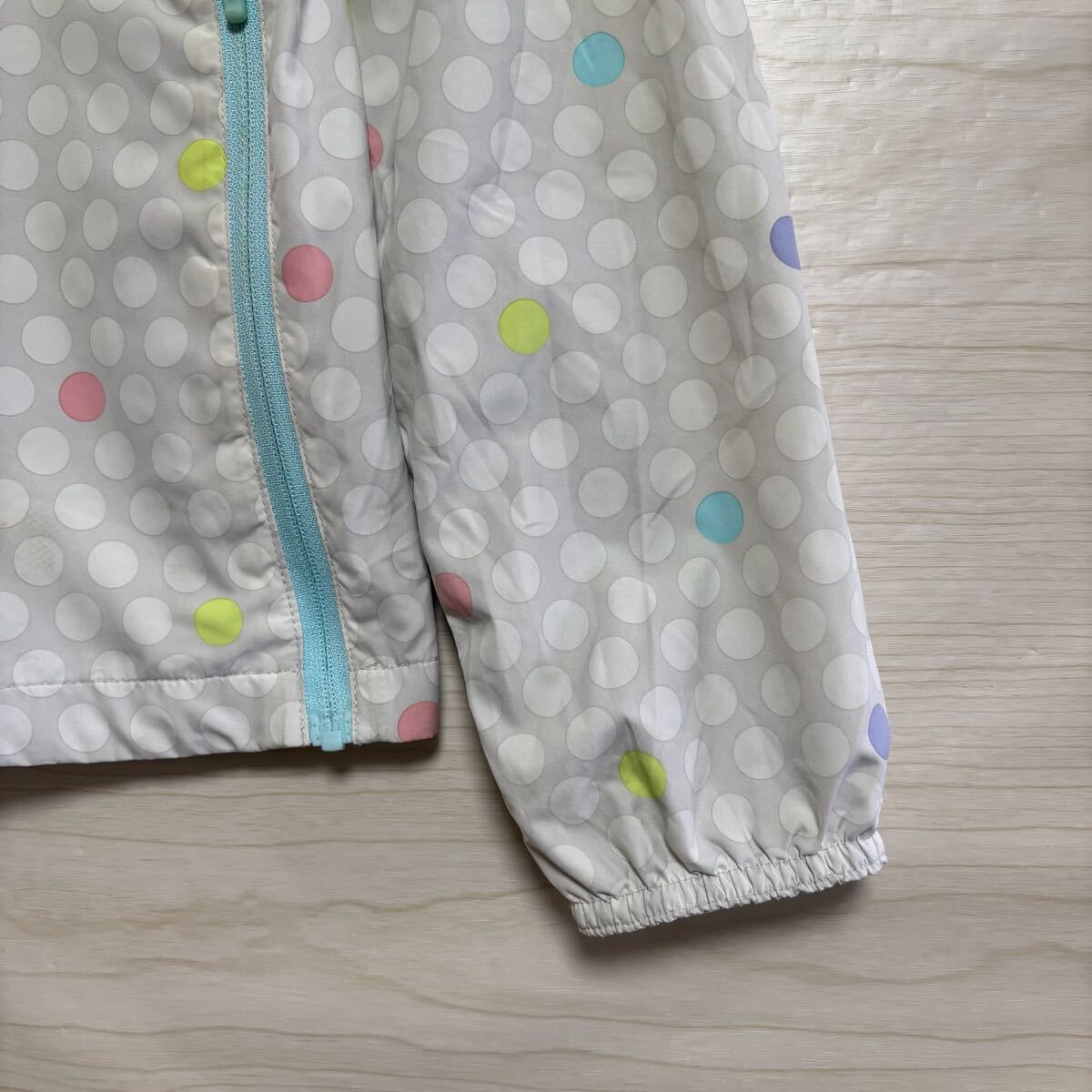 NIKE ナイキ ナイロンパーカー フーディー 総柄 スポーツウェア ラッシュガード サイズS ホワイト 白 レディース トップス(44)_画像5