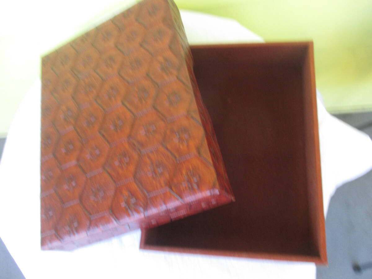 ★文箱　フローレンス　合成皮革工芸　レトロ　ヴィンテージ　亀甲模様　縦30×横23×高さ6.3㎝　重さ730㌘　長期保管品　古道具　現状品_画像2