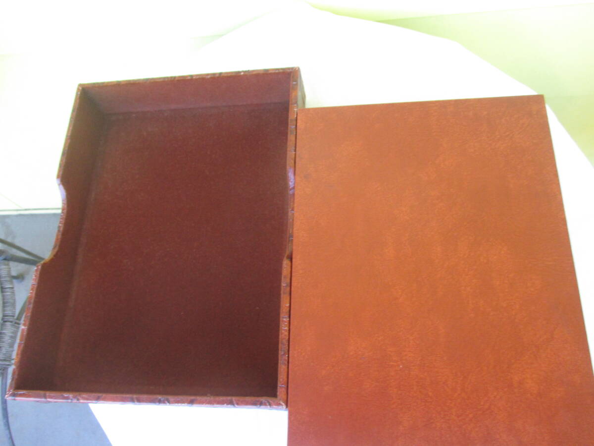 ★文箱　フローレンス　合成皮革工芸　レトロ　ヴィンテージ　亀甲模様　縦30×横23×高さ6.3㎝　重さ730㌘　長期保管品　古道具　現状品_画像4