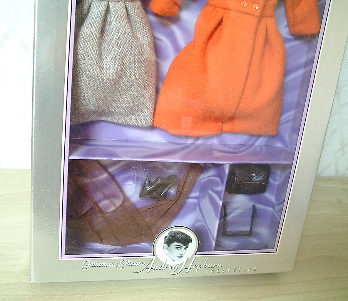 MATTEL*バービー*Classic Edition*オードリー ヘップバーンコレクション*ティファニーで朝食を◇◆＊The Cat Mask Outfit＊◆◇着替服*新品_画像7