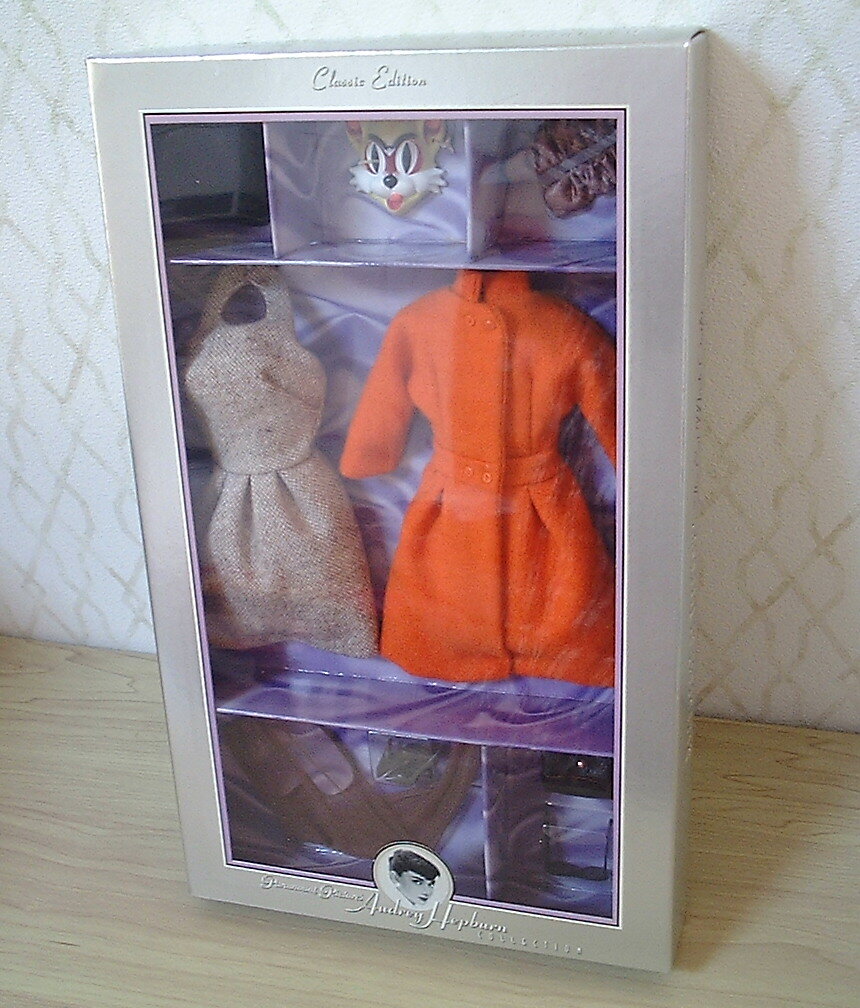 MATTEL*バービー*Classic Edition*オードリー ヘップバーンコレクション*ティファニーで朝食を◇◆＊The Cat Mask Outfit＊◆◇着替服*新品_画像2