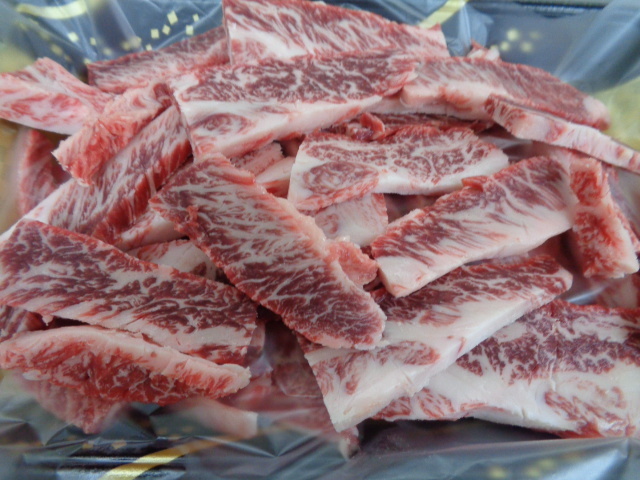 ふらの和牛A５牝　超特骨山カルビ切り落とし　２ｋｇ　（91）_画像4