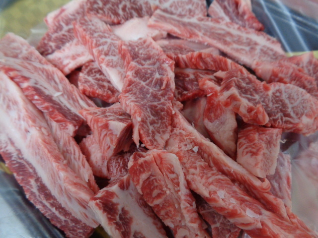 ふらの和牛A５牝　超特骨山カルビ切り落とし　２ｋｇ　（91）_画像5