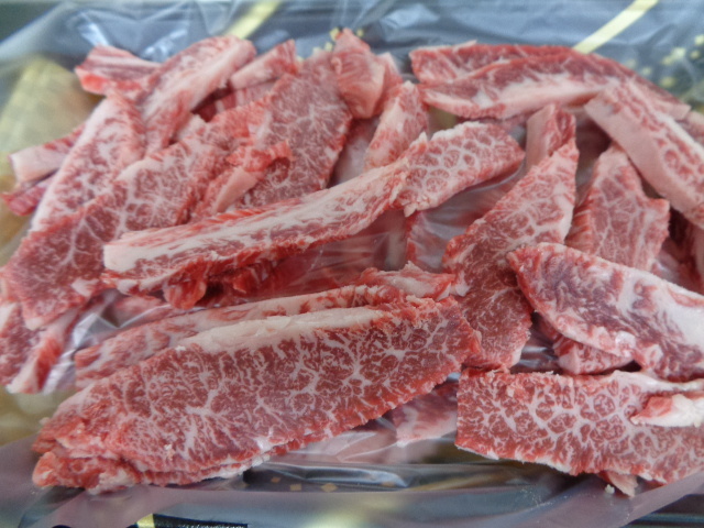 ふらの和牛A５牝　超特骨山カルビ切り落とし　２ｋｇ　（91）_画像7