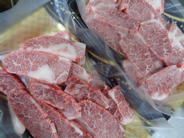 ふらの和牛A５牝　超特友バラのとろカルビ　３ｋｇ　（88）_画像2