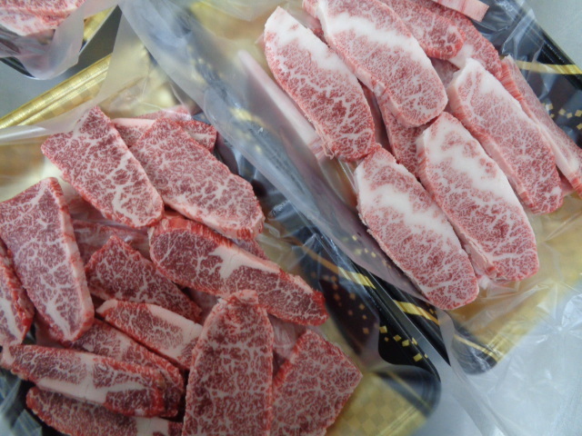 ふらの和牛A５牝　超特友バラのとろカルビ　３ｋｇ　（88）_画像3