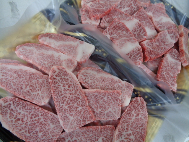 ふらの和牛A５牝　超特友バラのとろカルビ　３ｋｇ　（88）_画像4