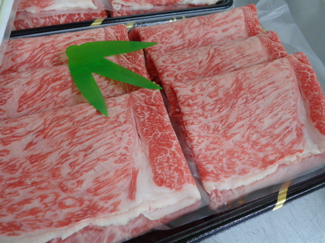 近江牛A５牝　超特外モモ（霜降りしゃぶ）　２ｋｇ　（6）_画像3