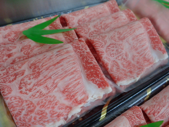 近江牛A５牝　超特外モモ（霜降りしゃぶ）　２ｋｇ　（6）_画像6