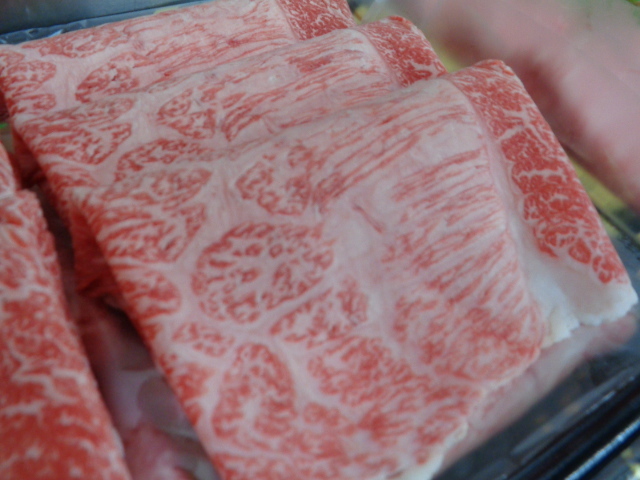 近江牛A５牝　超特外モモ（霜降りしゃぶ）　２ｋｇ　（6）_画像8