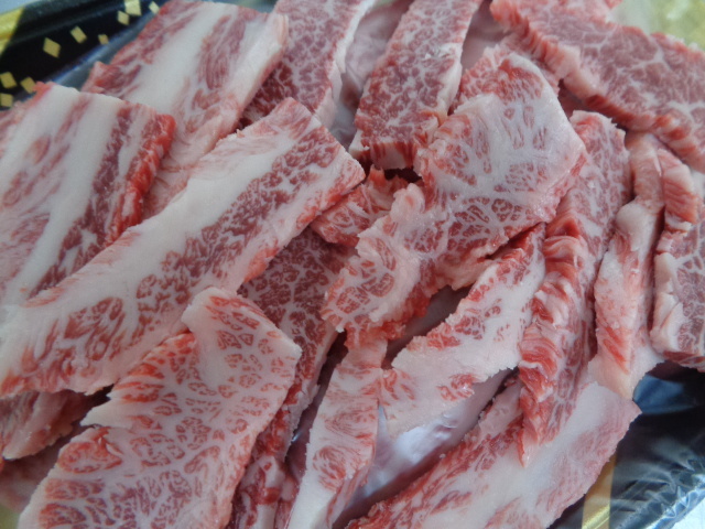 近江牛A５牝　超特骨山カルビ切り落とし　２ｋｇ　（18）_画像7