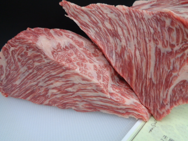 近江牛A５牝　超特カイノミ芯（スキンレス）　２，０ｋｇ　_画像2