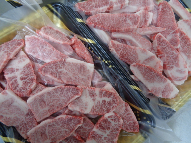 近江牛A５牝　超特友バラのとろカルビ　３ｋｇ　（16）_画像3