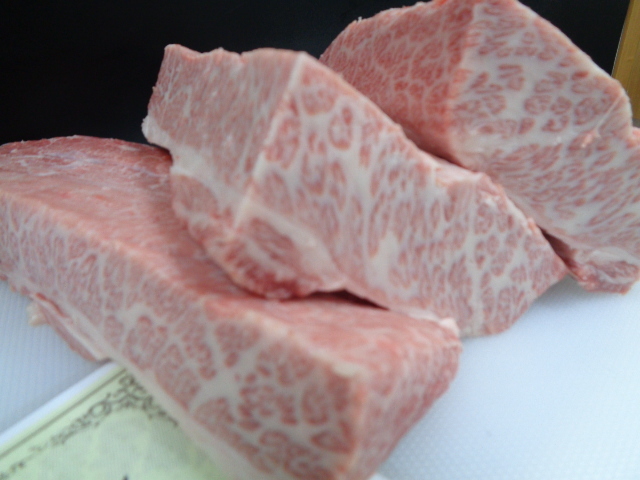 近江牛A5牝 超特頭バラ(特上カルビ) 1,56kg _画像3