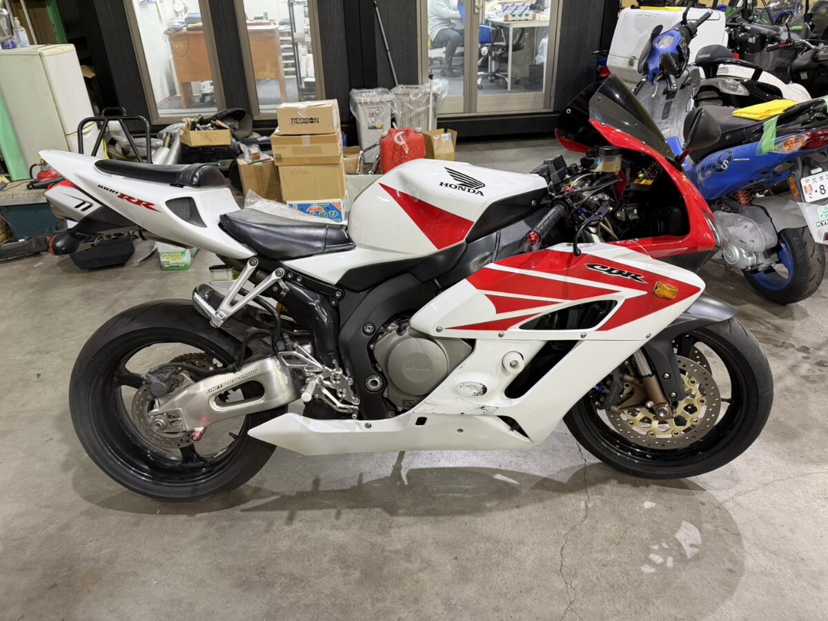 格安　SC57　CBR1000RR　セル始動　38300km　平成16年　国内モデル　_画像3
